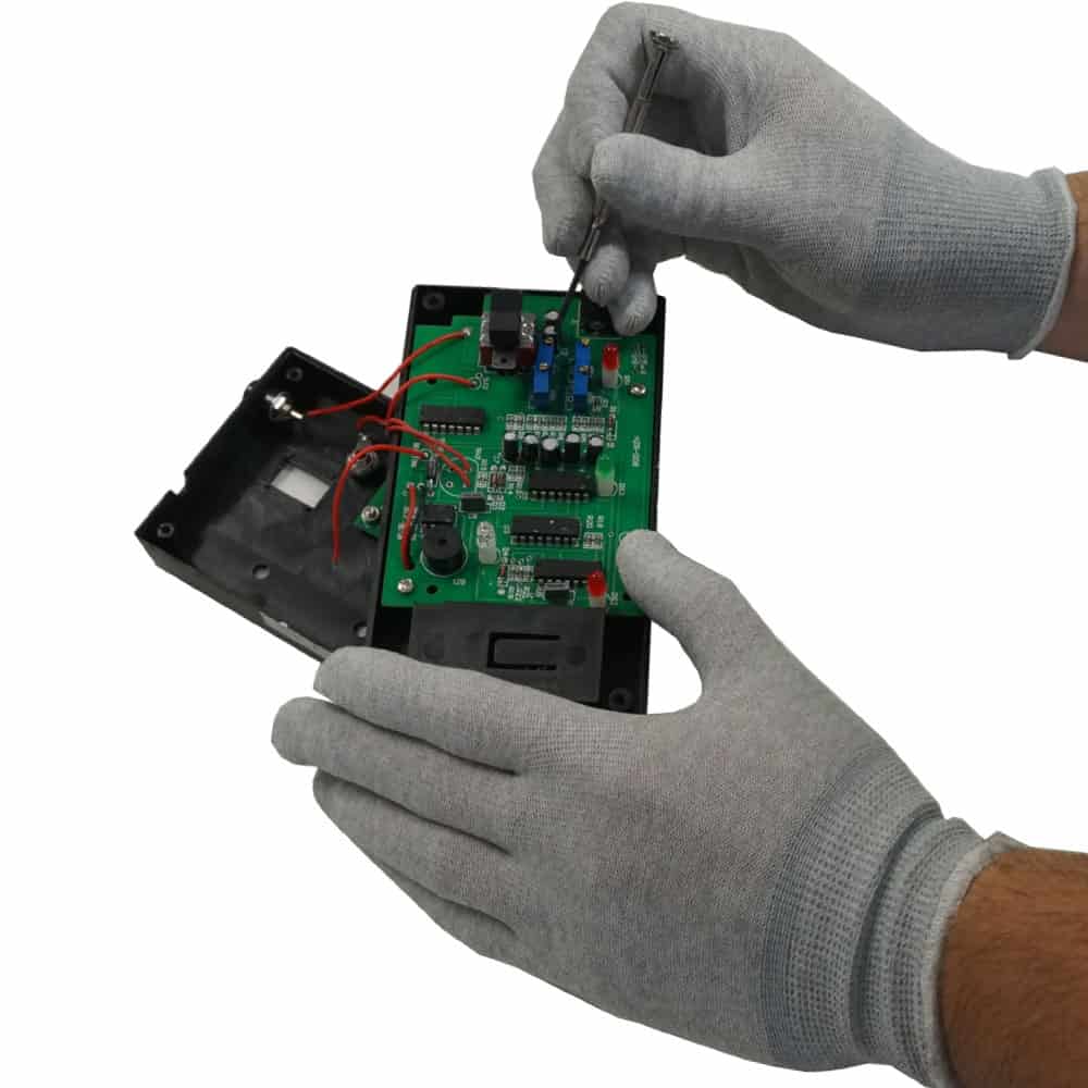 SC4500-esd-inspection-glove-working