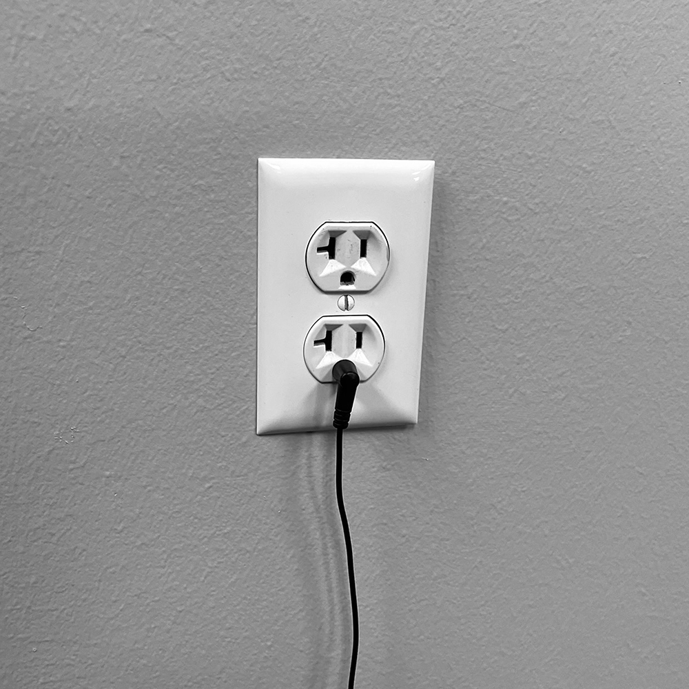 CC3920 ESD Grounding Cable with Alligator Clip Banana Plug and USA Outlet Plug, with Alligator Clip, 20ft Long - Image 5